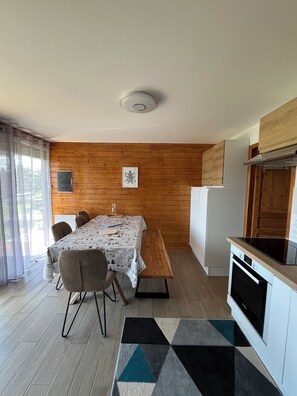 Fridge, microwave, oven, stovetop - Apartment on the ground floor with terrace. Nice view.100m from the slopes.Quiet (Les Angles)