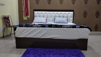 Deluxe Double Room | Desk, soundproofing, free WiFi, bed sheets