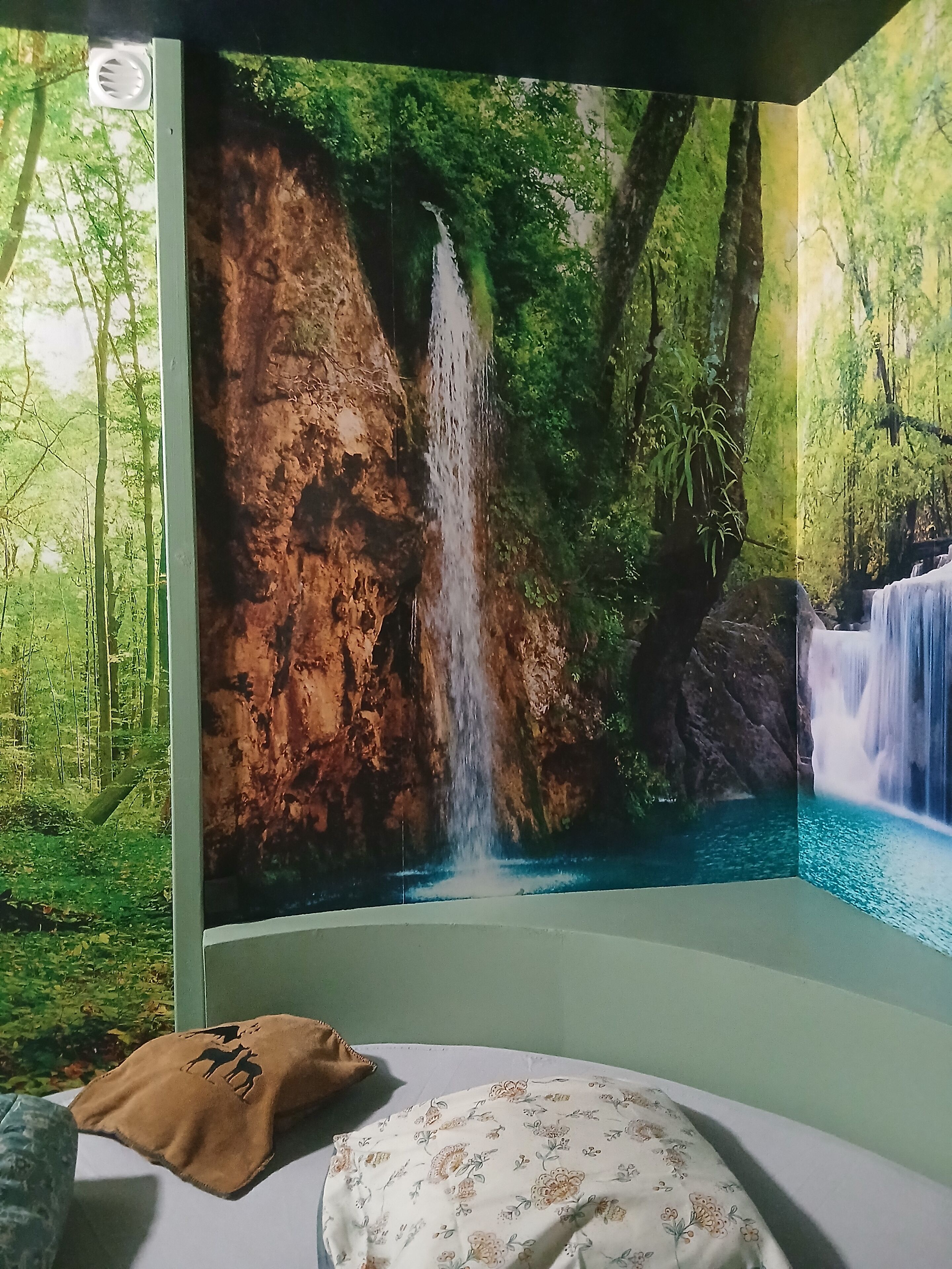 2 多间卧室、免费 WiFi、床单