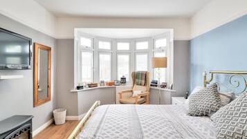 Basic House | 2 bedrooms, iron/ironing board, bed sheets