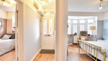 Basic House | 2 bedrooms, iron/ironing board, bed sheets