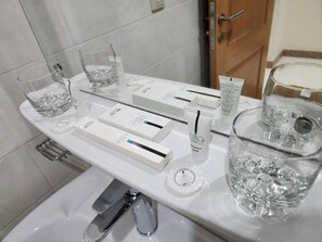 Free toiletries, slippers, bidet - S.Resedance (Dammam)