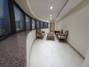 Studio, terrasse | Lydisolert og wi-fi (inkludert)