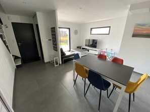 Dining - Maison 4ch/8pers Bourg de Baden, Proche des Plages au Coeur du Golfe du Morbihan (Baden)