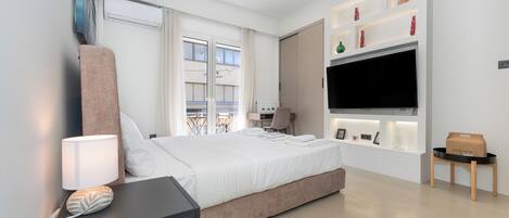 In-room safe, individually decorated, individually furnished, desk