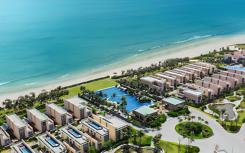 Seascape Villas in Long Beach Cam Ranh