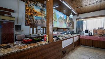Free daily buffet breakfast