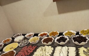 Tägliches inbegriffenes Frühstücksbuffet