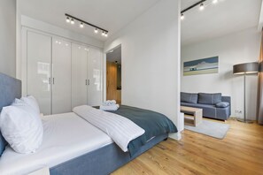 Estudio Confort | Tabla de planchar con plancha, wifi gratis, ropa de cama