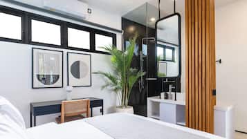 Deluxe Apartment | 1 bedroom, iron/ironing board, free WiFi