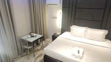 2 bedrooms, Egyptian cotton sheets, premium bedding, memory-foam beds