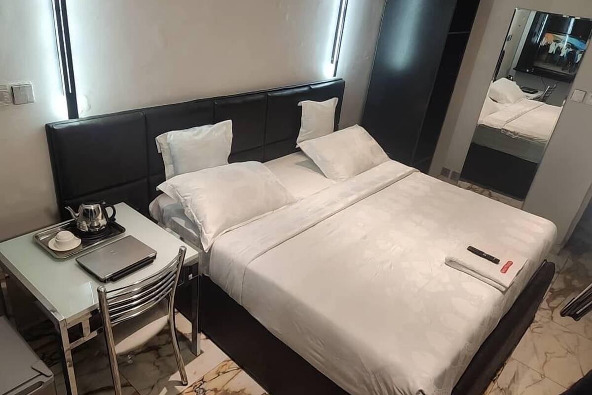 Egyptian cotton sheets, premium bedding, memory-foam beds, desk