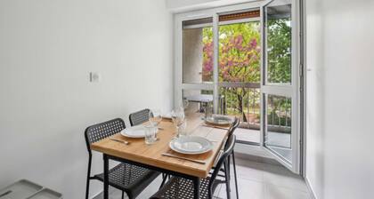 Chic apart with balcony and parking