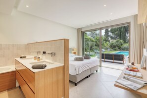 4 bedrooms, in-room safe, iron/ironing board, travel cot