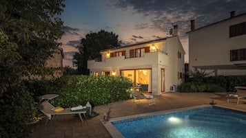 Maison Familiale, plusieurs chambres, 2 salles de bains (Villa Mare With Private Pool And) | Piscine | Piscine extérieure