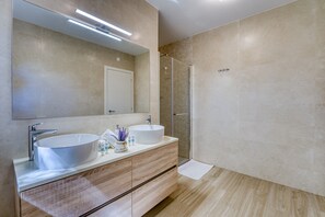 Bathroom - Villa Mare With Private Pool And Garden (Malinska-Dubasnica)