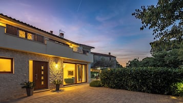 Perincian bahagian luar