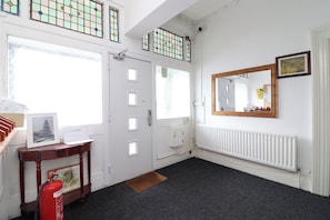 Reception - Pebbles Guest house (Southampton)