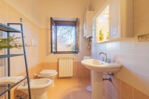 Shower, hair dryer, bidet, towels - Peace and comfort for an unforgettable stay
 (Lazio)