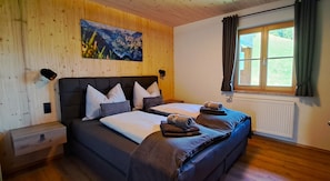 3 chambres, lit parapluie, Wi-Fi, draps fournis