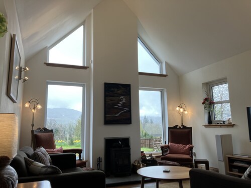 Oiseval is a pet friendly cottage with magnificent views.