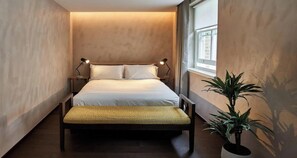 1 Schlafzimmer, Schreibtisch, Bügeleisen/Bügelbrett, Reisekinderbett