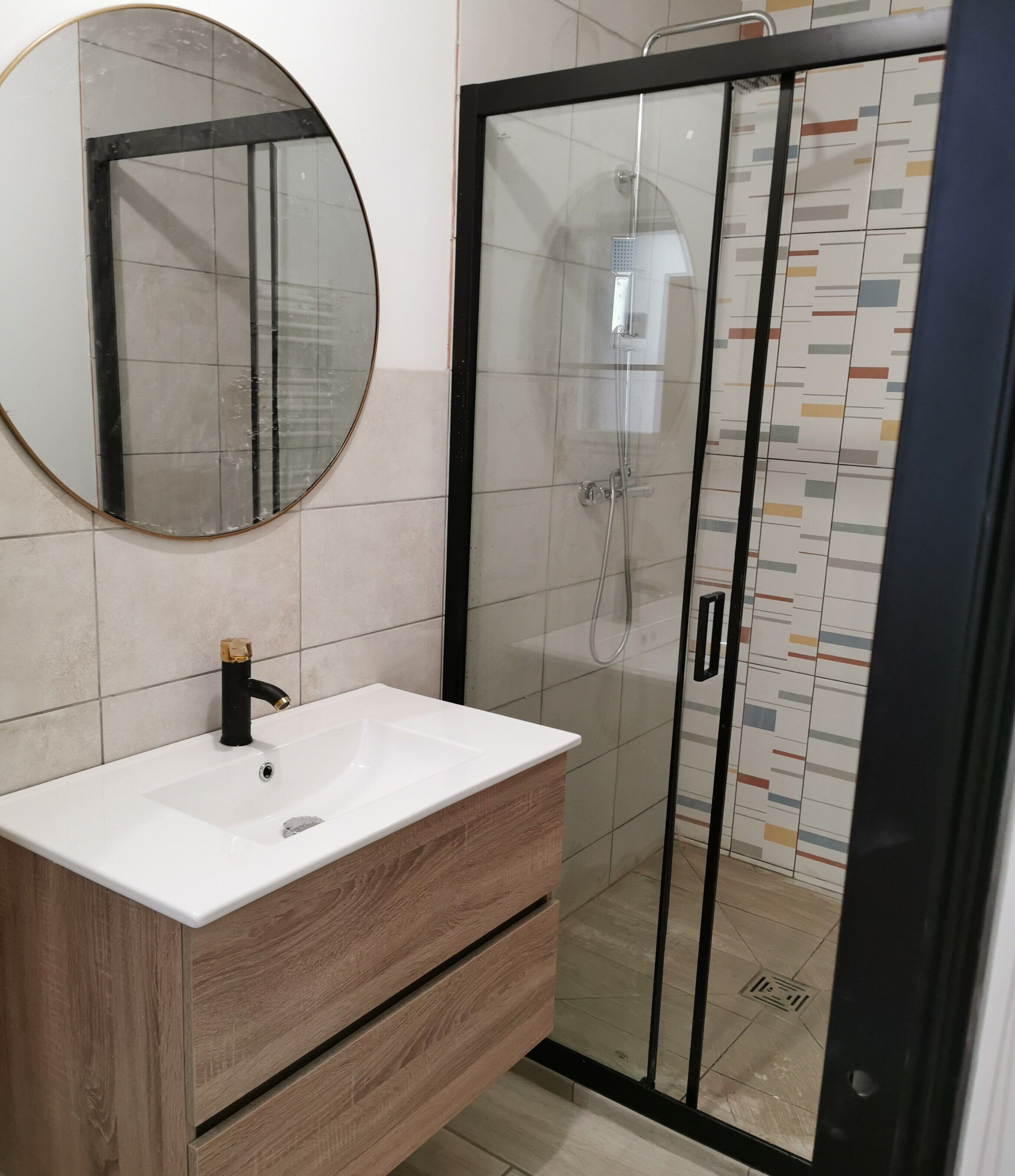 Shower, towels, soap, shampoo