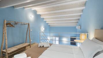 2 bedrooms, iron/ironing board, free WiFi