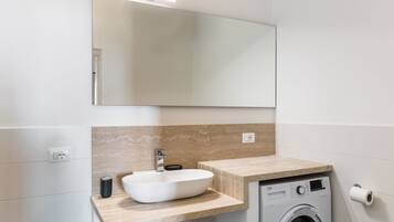 Dusch, hårtork och bidé