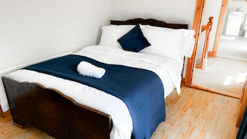 3 bedrooms, bed sheets
