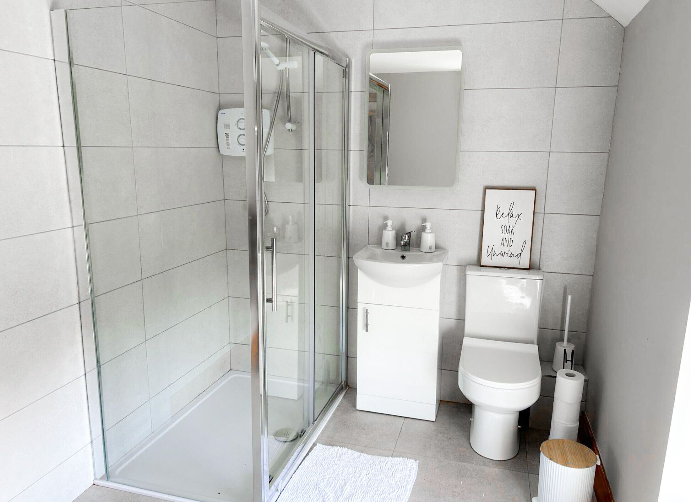Een douche, handdoeken