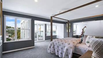 5 bedrooms, iron/ironing board, WiFi, bed sheets