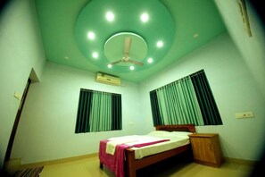 Deluxe Double Room | Desk, free WiFi, bed sheets - Bekal Home Stay & Resorts Udma (Hosdurg)
