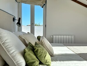 4 bedrooms, free WiFi, bed sheets