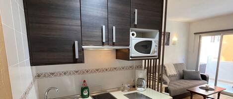 Micro-ondes, plaque de cuisson