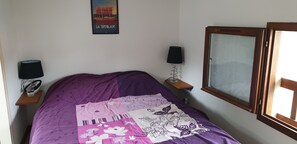1 chambre, fer et planche à repasser, lit parapluie, Wi-Fi gratuit