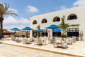 Innendørsbasseng og utendørsbasseng