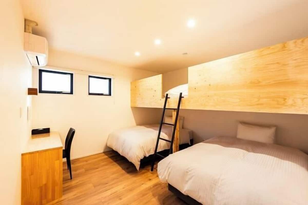 2 chambres, couette en duvet d'oie, minibar, bureau