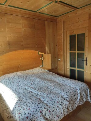 2 makuuhuonetta, ilmainen Wi-Fi, vuodevaatteet