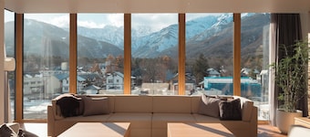 HOTEL LA VIGNE HAKUBA by Onko Chishin
