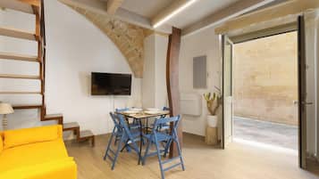 Studio | Dining room