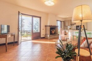 Fernseher, Kamin