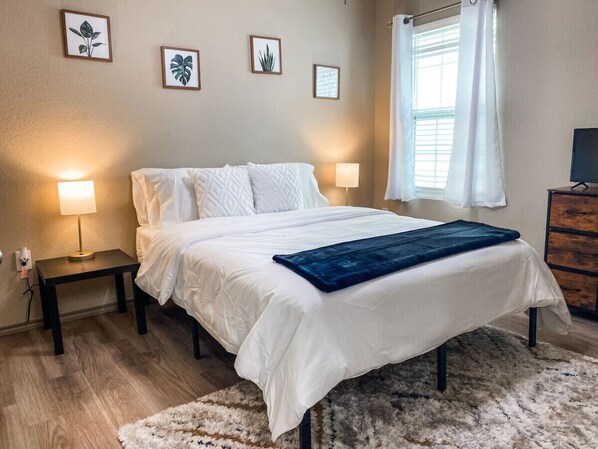 1 habitación, tabla de planchar con plancha, wifi gratis y ropa de cama 