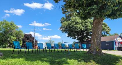 1 Bedroom Suite-Stay Suites-Hwy 71 Arnolds Park