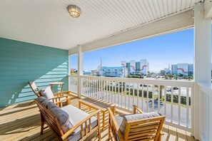 Property grounds - Entire Home In Carolina Beach, North Carolina 1 Block from the Beach (Carolina Beach)