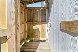 Property grounds - Entire Home In Carolina Beach, North Carolina 1 Block from the Beach (Carolina Beach)