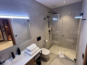 Hair dryer, towels, toilet paper - Traditional cosy Zermatter Stadel with Sauna | For 2 persons (Zermatt)