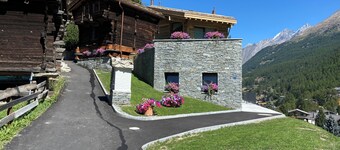 Traditional cosy Zermatter Stadel with Sauna | For 2 persons