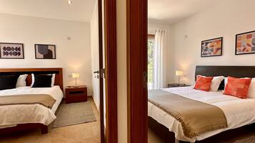 2 bedrooms, iron/ironing board, WiFi