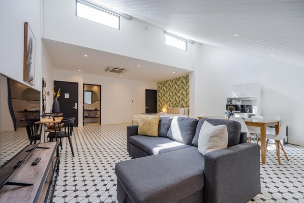 Televisio, työhuone